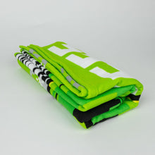 Load image into Gallery viewer, Minecraft Bath Beach Towel 140 x 70 cm Fast Dry - Hostile Mob Creeper

